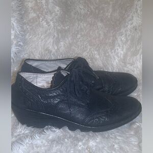 Fly London women’s Black Leather Shoes size 7